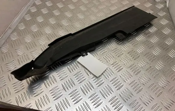 Audi A8 S8 D4 4H Wiper trim 4H0819335