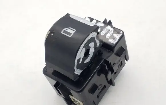 Ford Mondeo MK V Electric window control switch DG9T14529AAW