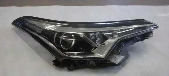 Toyota C-HR I Headlight/headlamp 81110F4031 22022019 17670F