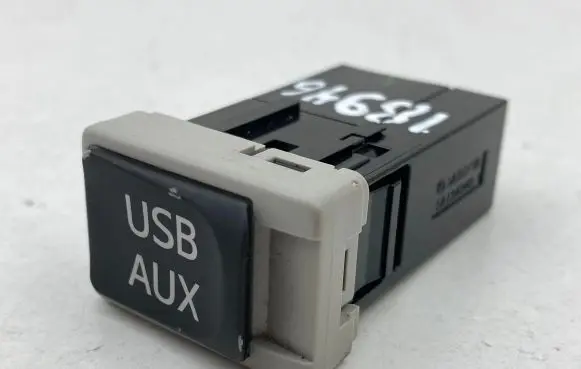 Lexus RX 450H USB socket connector 8619048050 FA134342A CALS0891AJ
