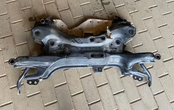 Toyota Prius+ (ZVW40) Front subframe