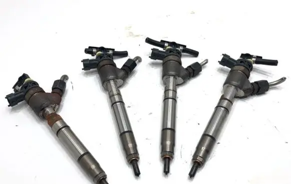 Hyundai i30 Fuel injectors set 0445110587