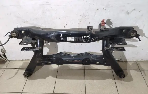 Volkswagen Golf VII Rear subframe 5Q0505235J 5N0505393