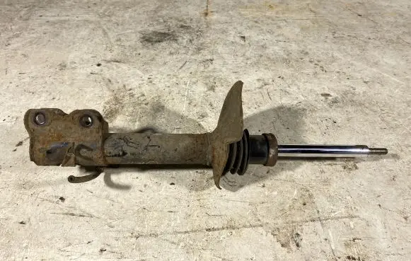 Nissan X-Trail T30 Front shock absorber/damper 54303eq0000
