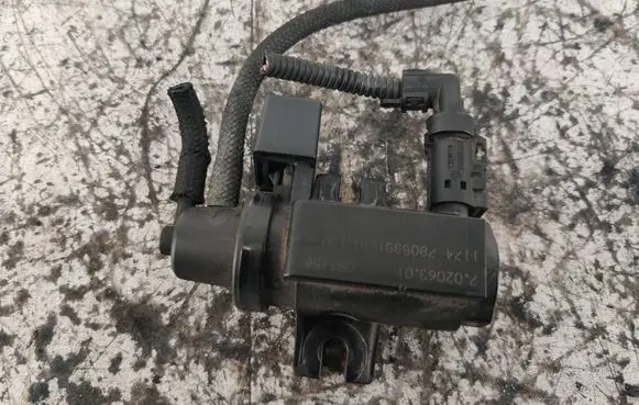 BMW 5 E60 E61 Turbo solenoid valve 70206301 7805391 08T156