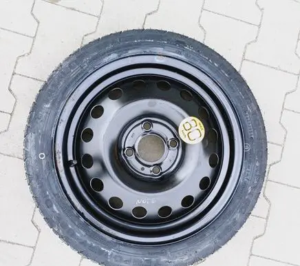 Nissan Note (E11) R15 spare wheel 