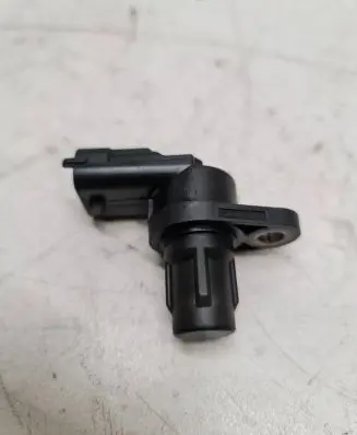 Volvo S60 Camshaft position sensor 0232103063 8658726 061206