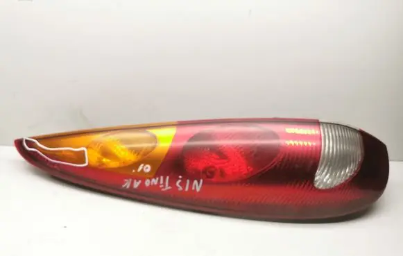 Nissan Almera Tino Rear/tail lights