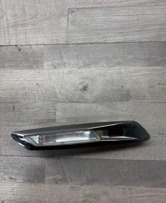 BMW 5 F10 F11 Front fender indicator light 7154167 01038703 7154169
