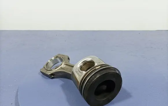 BMW X1 E84 Piston 7810825