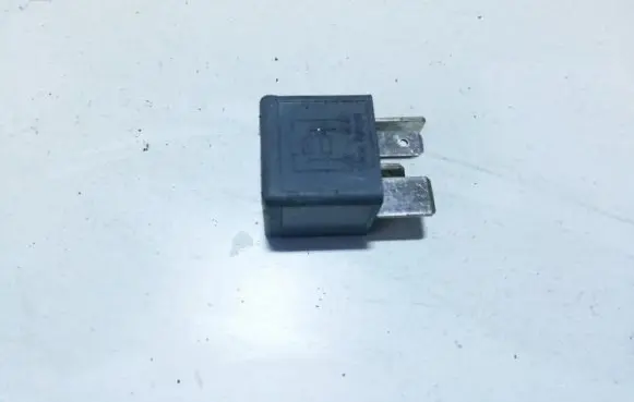 Audi A4 S4 B6 8E 8H Other relay 8d0951253 v23134-j52-x300