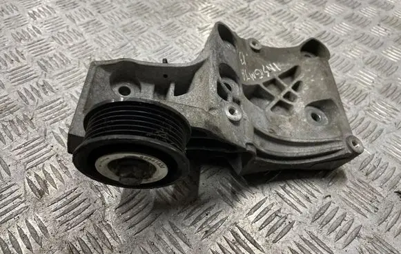 Opel Insignia A Generator/alternator bracket 55582510 55581830