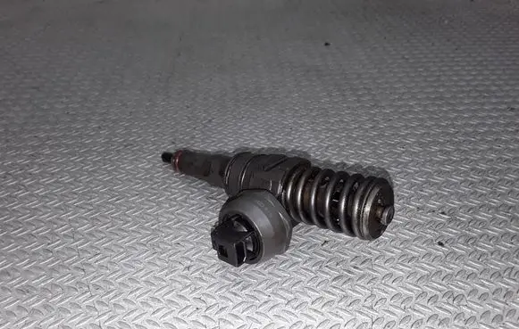 Seat Altea XL Fuel injector 038130073AG