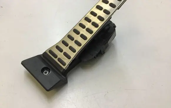 KIA Sportage Accelerator throttle pedal F1810