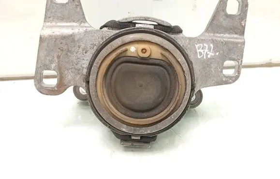 Engine mount bracket