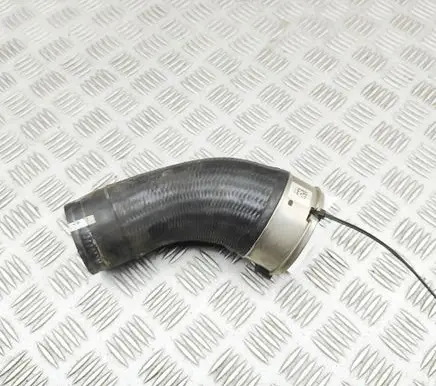 Volvo XC90 Intercooler hose/pipe 31338752