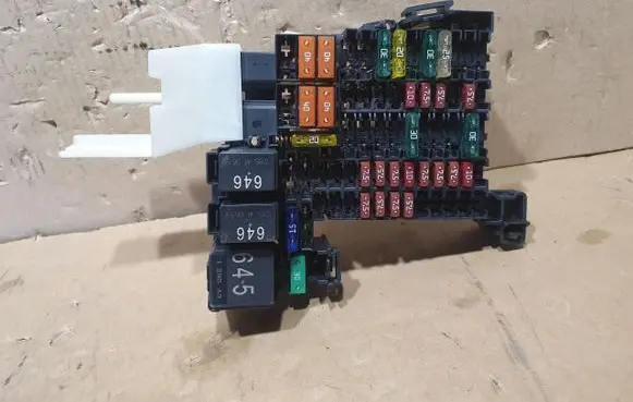 Volkswagen Golf VIII Fuse box set 5WA937615