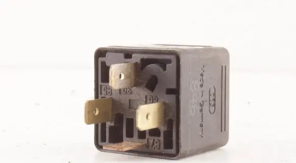 Volkswagen Golf II Other relay 0332014156