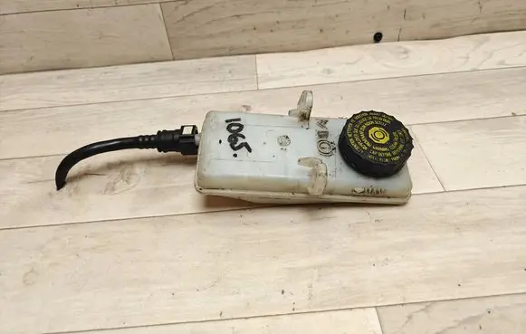Citroen C4 I Brake fluid reservoir 9680931580 0204051329