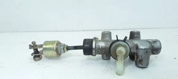 Toyota Avensis Verso Clutch master cylinder