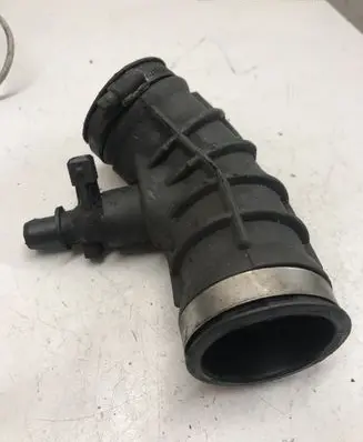 Volvo V70 Turbo air intake inlet pipe/hose 30636854