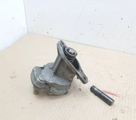 Volkswagen Transporter - Caravelle T4 Vacuum pump 074145100A