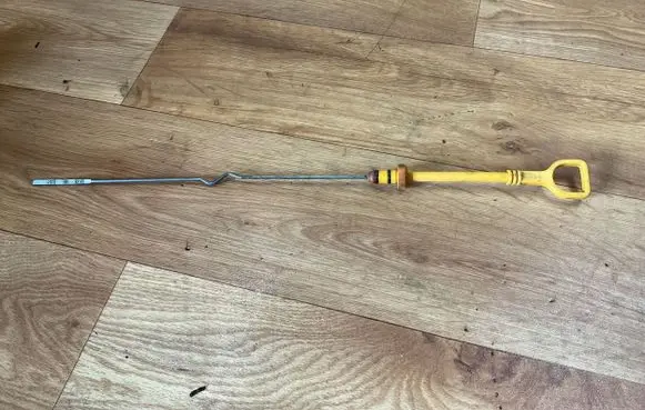 Chevrolet Nubira Oil level dip stick 