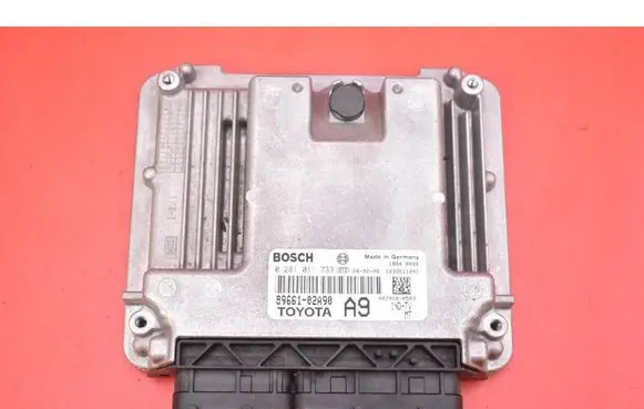 Toyota Corolla E120 E130 Engine control unit/module ECU 8966102A90