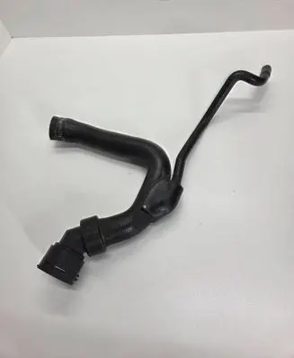 Audi A4 S4 B5 8D Engine coolant pipe/hose 8L0121101M