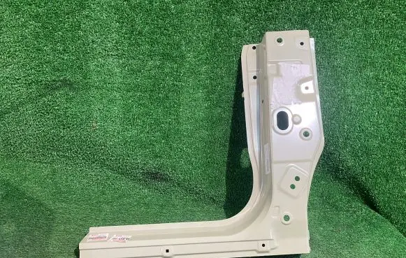 Suzuki SX4 S-Cross Side car body part 