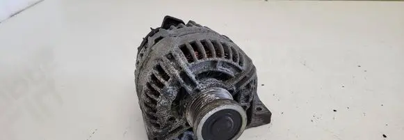 Volvo V70 Generator/alternator 30658085 0124525060