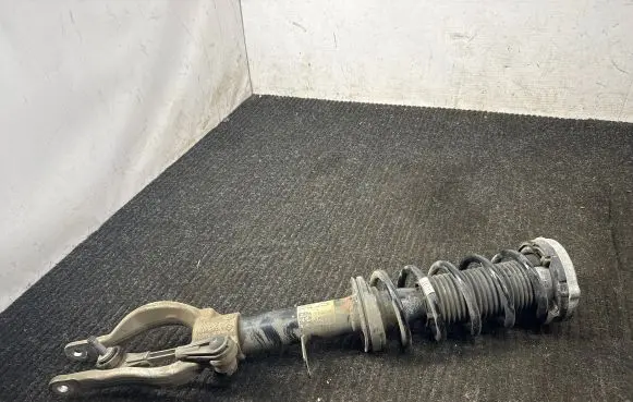 BMW 5 G30 G31 Front shock absorber/damper 6875921