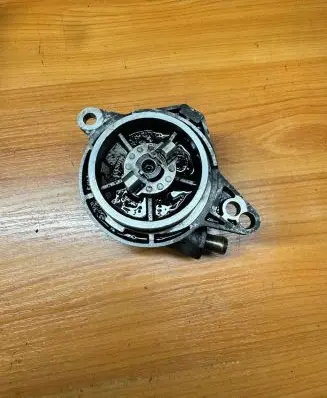 BMW 3 E46 Vacuum pump 2249939 96110885