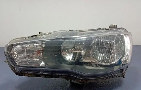 Mitsubishi Lancer VIII Headlight/headlamp 8301C337