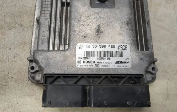 Opel Insignia A Engine control unit/module 55590420 55579447 0281019088