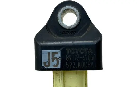 Toyota Prius (XW50) Airbag deployment crash/impact sensor OYT25755 89173-47050