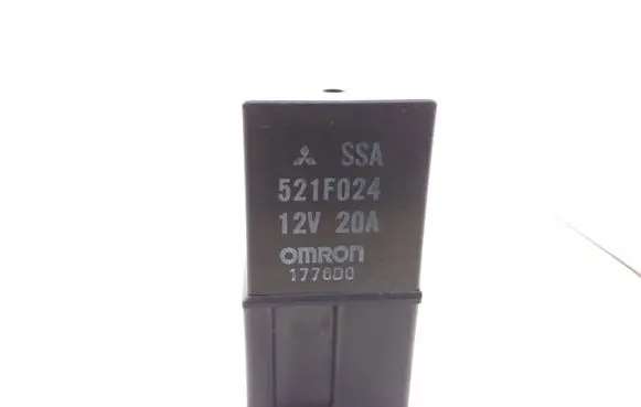 Mitsubishi Carisma Hazard warning light relay 1776D0 521F024