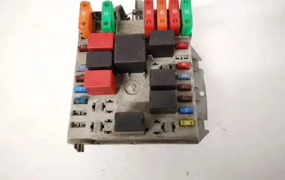 Alfa Romeo 147 Fuse box set 51742419 c486