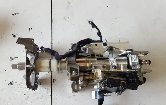 BMW 5 E60 E61 Steering wheel axle 6780879