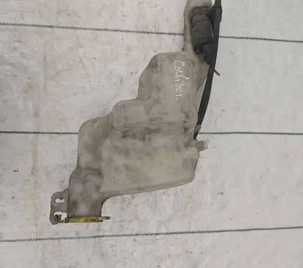 Windshield washer fluid reservoir/tank