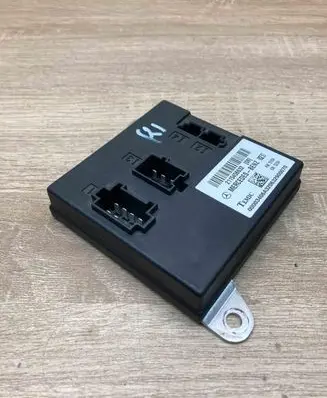 Mercedes-Benz E W211 Light module LCM 2115456632