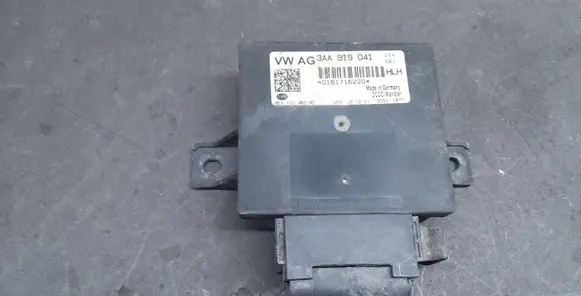 Volkswagen PASSAT B7 Battery relay fuse 3AA919041 8ES01045240