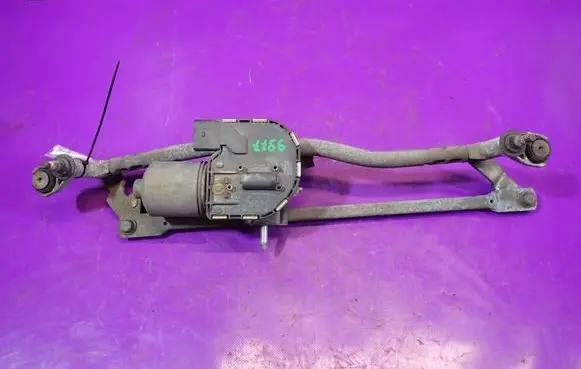 Audi A3 S3 A3 Sportback 8P Front wiper linkage and motor 8P1955023E