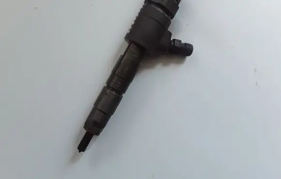 Ford Focus Fuel injector CV6Q9F593AA