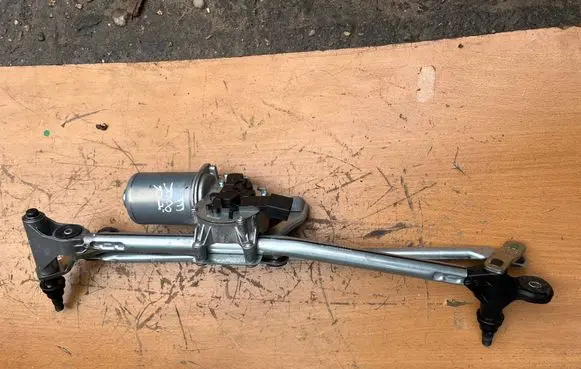 BMW X1 E84 Front wiper linkage and motor 2992465 61612990025 2990025
