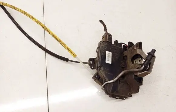 Audi A6 S6 C5 4B Rear door lock 4B0839016G