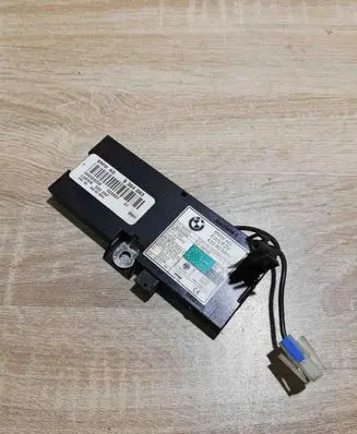 BMW 5 E39 Aerial antenna amplifier 8364083