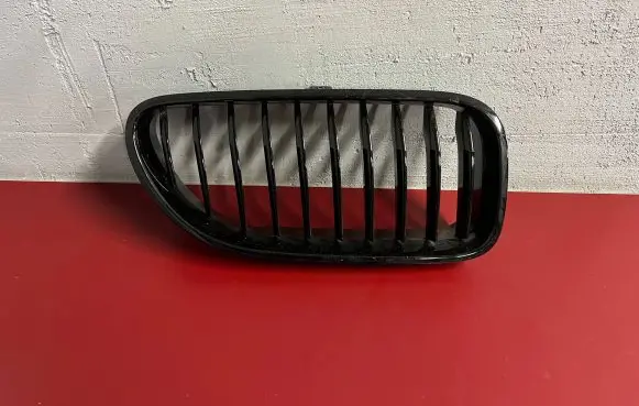 BMW 6 F06 Gran coupe Front bumper upper radiator grill 7212850 51137212850