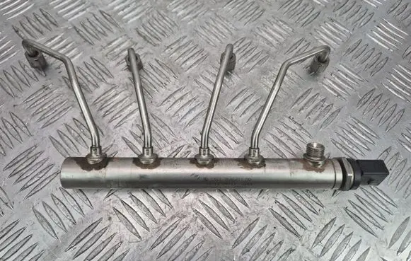 BMW 3 F30 F35 F31 Fuel main line pipe 7585411