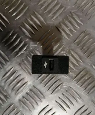 USB socket connector
